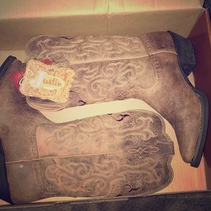 Brand new cowgirl boots